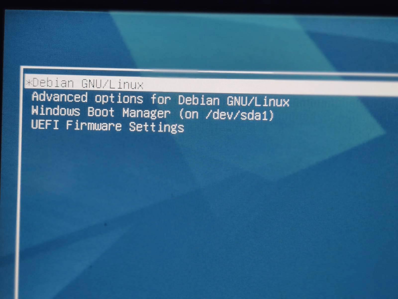 Dual Boot Setup： Installing Debian 12 with Windows for Seamless OS Switching