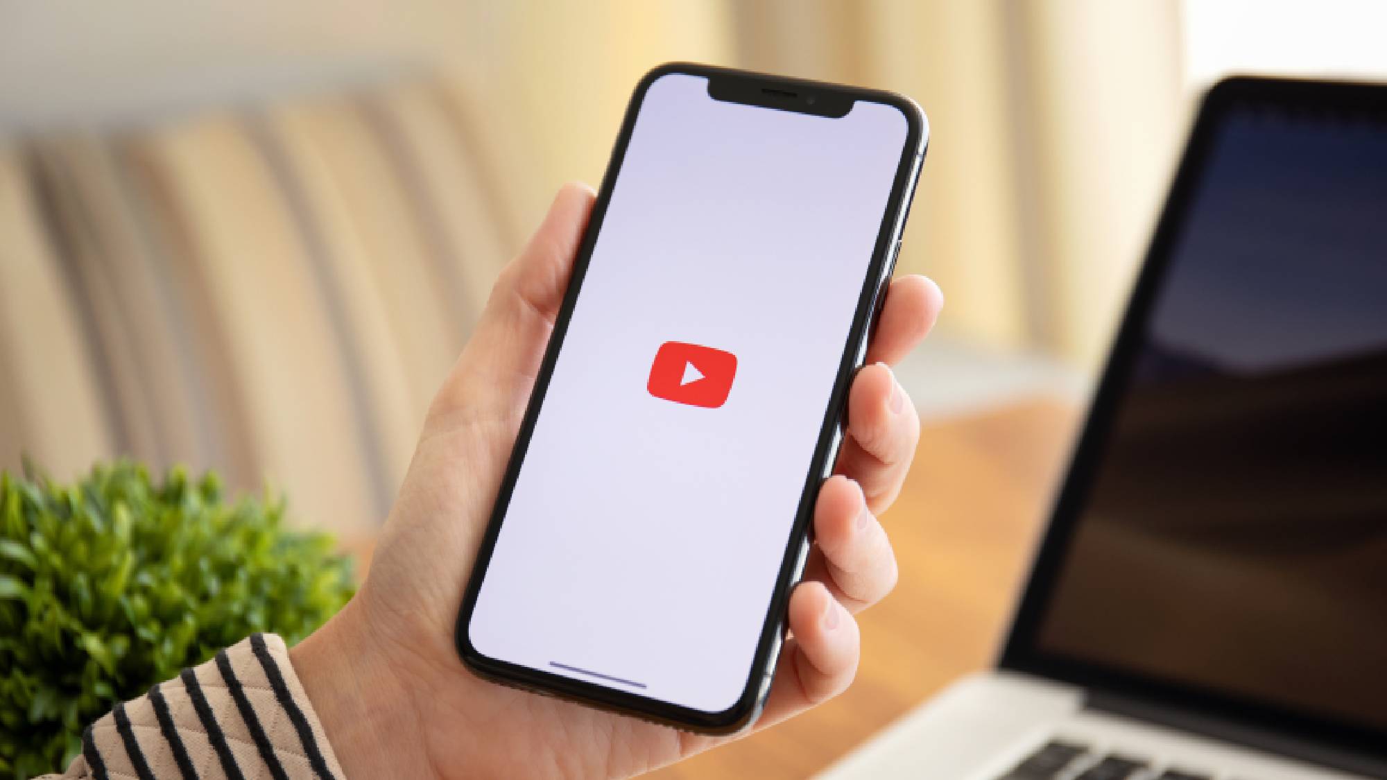 Experience YouTube++ on iOS： Enjoy Enhanced Functionality Today