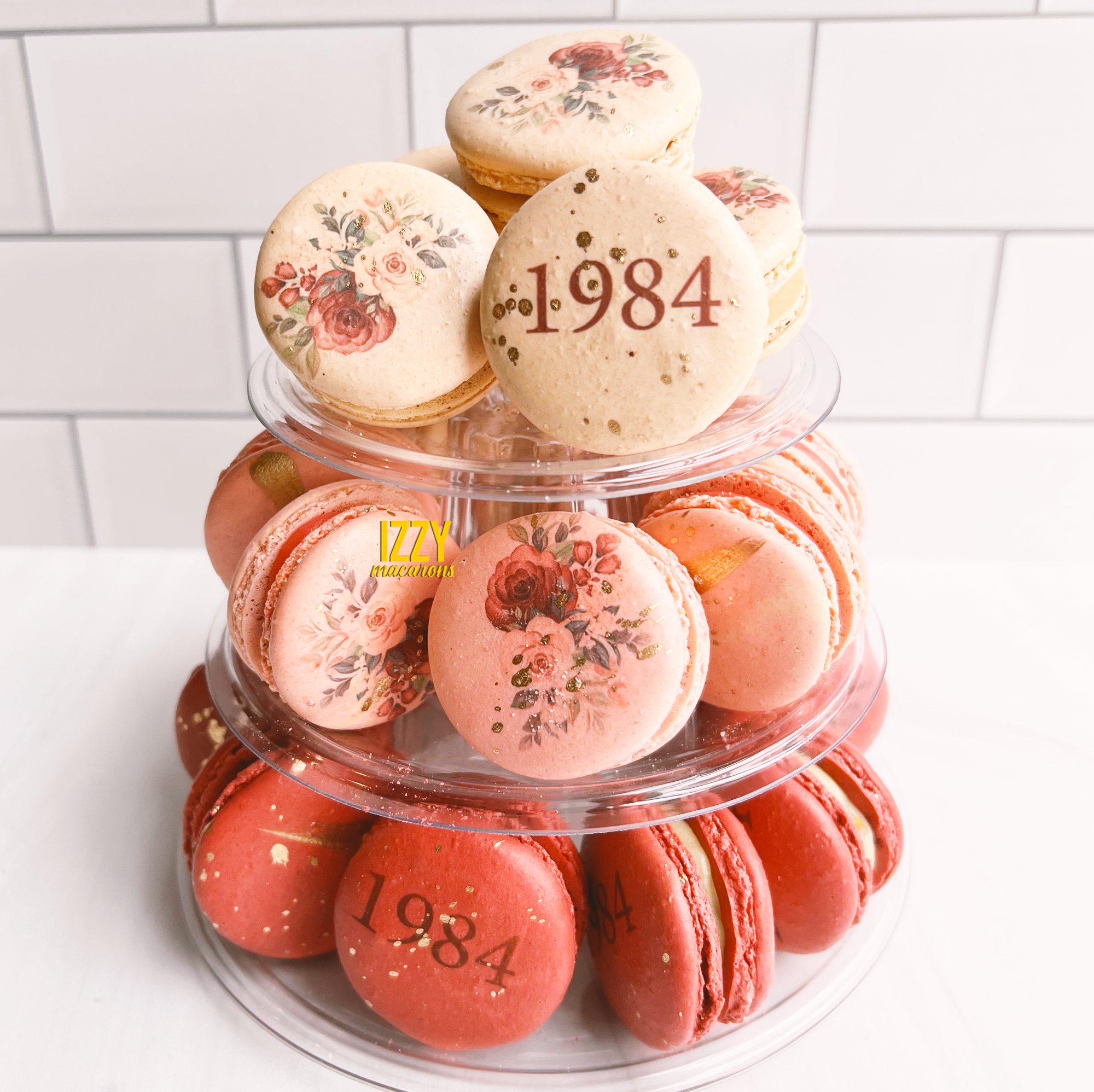 A Round Box for 6 Macaron: Keep Your Macarons Fresh and Stylish